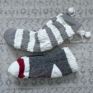 FREE w/purchase 2 pairs big cozy socks